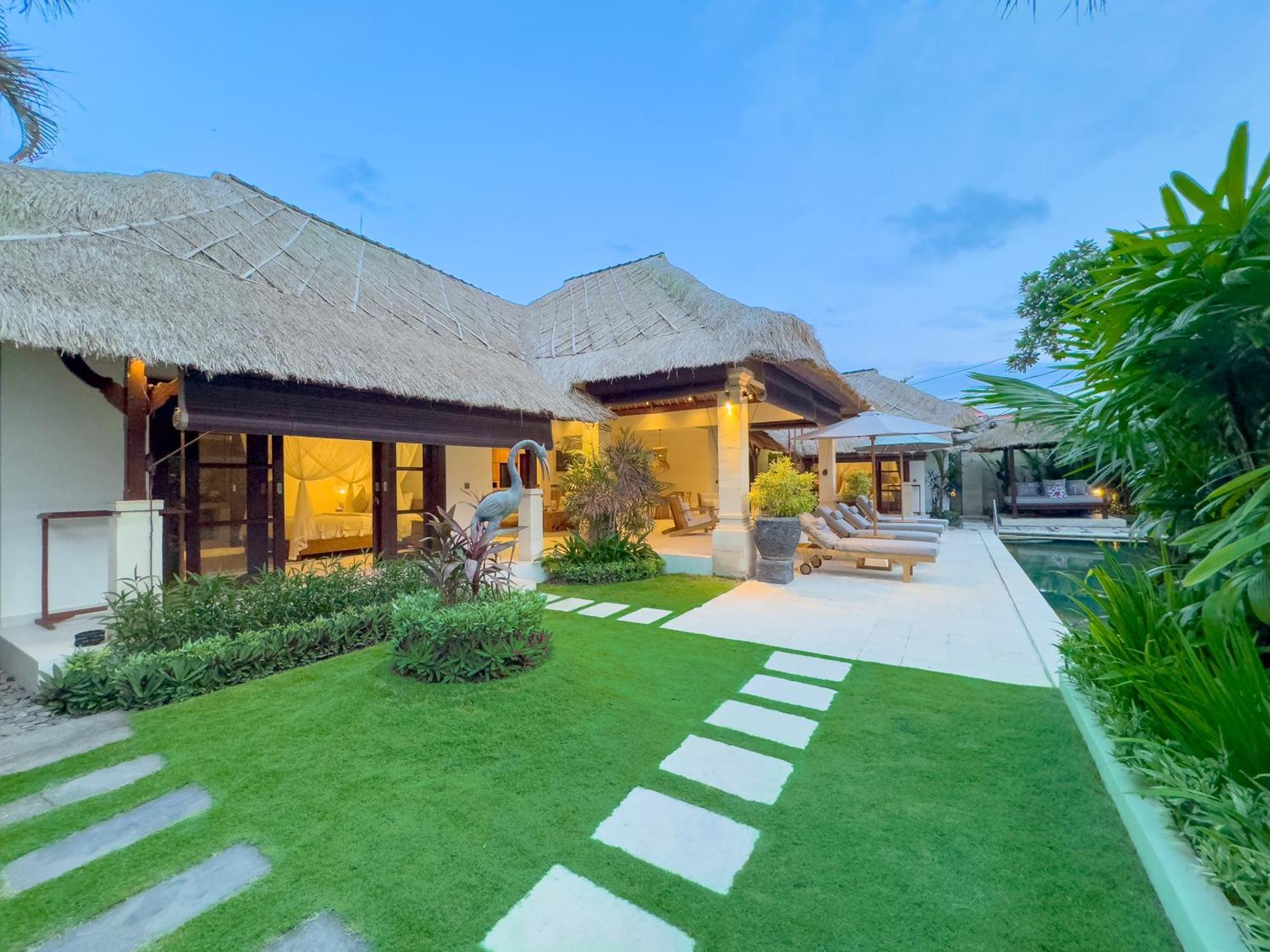 Villa Bugis Seminyak Rum bild